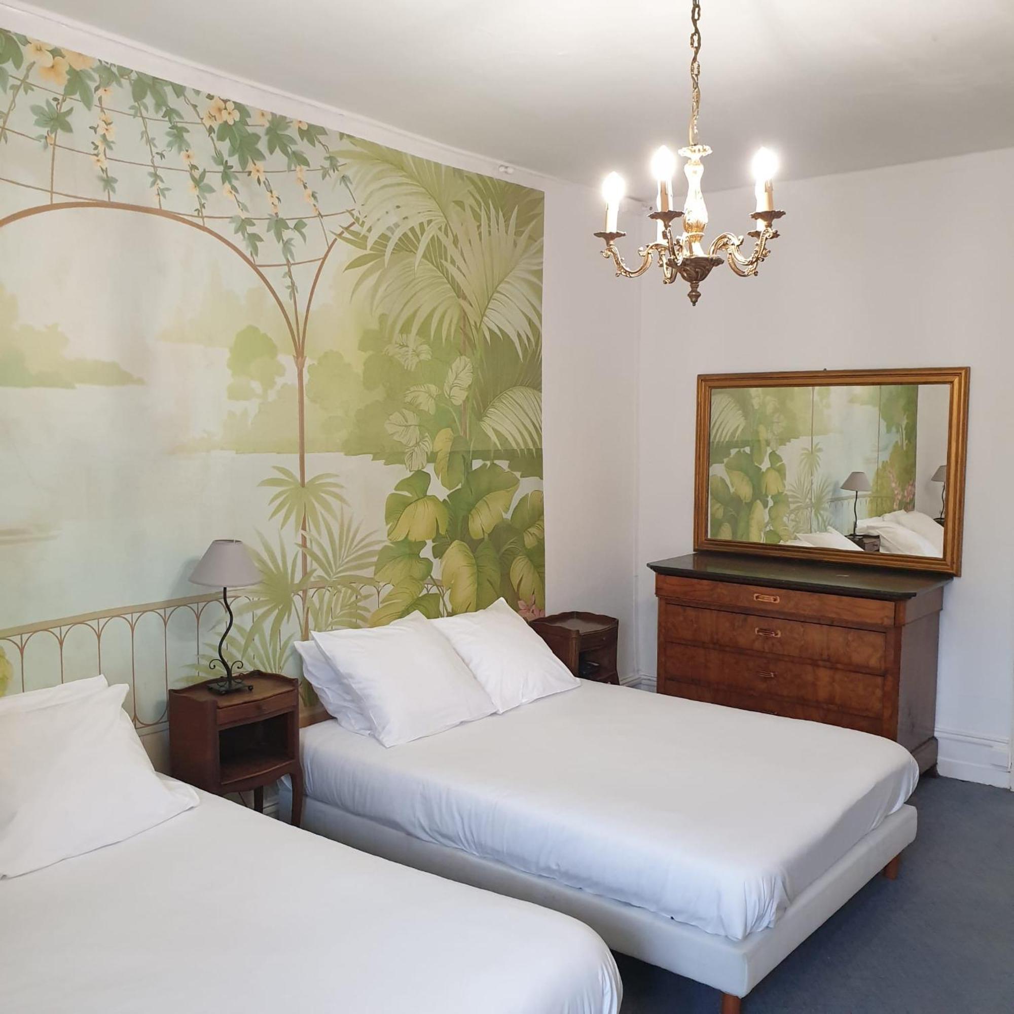 Hotel Des XII Apotres & De La Cle Des Champs Contrexéville Buitenkant foto